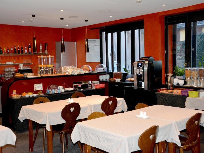 Logis Hotel Du Centre - Halte Ideale En Cyclotourisme Avec Garage A Velos Clos Molsheim Kültér fotó