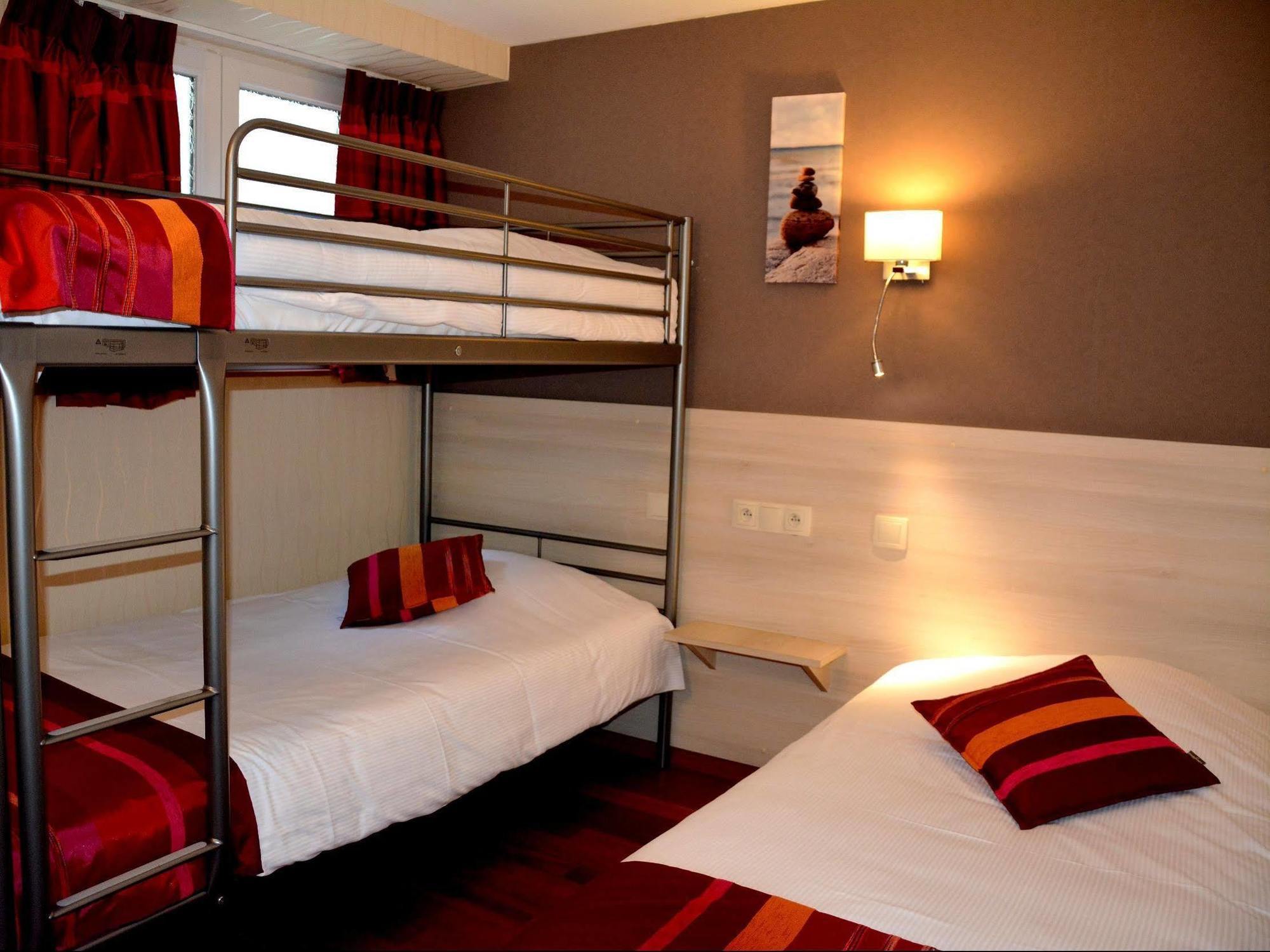 Logis Hotel Du Centre - Halte Ideale En Cyclotourisme Avec Garage A Velos Clos Molsheim Kültér fotó